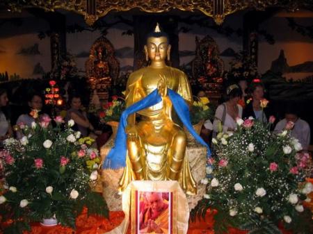 Exposition des Reliques Pagode Roubaix 2006